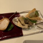 ジャンティーユ - ◉ アミューズ
      まふぐの白子、鮑つぶ貝、よしエビ等の食材を使った三種盛り