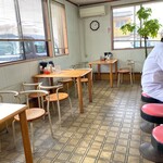 とらやラーメン - 土曜日13時過ぎの店内