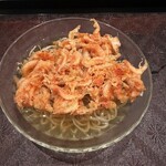 茜坂大沼 - 駿河湾の桜海老の天ぷらが、もうサックサク。お蕎麦は中盛りにしていただきました。
