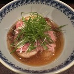 茜坂大沼 - まさか芋煮が頂けるては！飛騨牛のサーロイン入り、洗練された芋煮です。なめこの相性も良し。