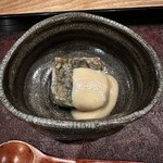 茜坂大沼 - 春菊の揚げ豆腐、お味が濃い！春菊を大量に使用されているそうです。
