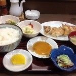 とまり季 -  自家製ぎょうざ定食 美味しいです