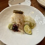 酒肴哲 - タイの昆布締め。豪華。