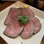 酒肴哲 - 丁寧なローストビーフ。気分はクリスマス。