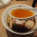らぁ麺 はやし田 - 特製醬油らぁ麵（スープ）