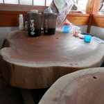 奥会津 -  テーブル席は一本の木