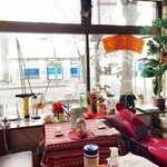エプロンデカフェ - 店内から窓外