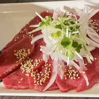 老舗精肉店直送 千種焼肉 飛騨牛の奴隷 千種店 - 赤たんのてっさ