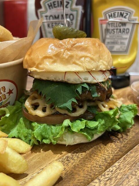 閉店】ポテトアンドミート ラッキースターバーガー （Potato&Meat