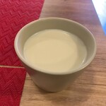 カレーニムチュー - 本日のチャイ 300円（税込）　　緑茶とレモングラスのチャイ