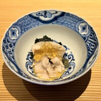 好日 - ・先付
                      (三河湾産 蛤、金時草のお浸し)