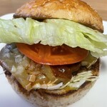 ウッディーベル - しあわせラクレットチーズバーガー（ミディアム）