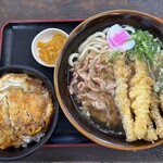 資さんうどん - 料理写真:かしわごぼ天うどん730円+ミニ丼セット420円、ミニカツ丼、つぼ漬け付き