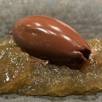 蒼菓 - ・白神山地の軟水と果肉の出汁つくったカカオのガナッシュ
      ・沖縄カカオ果肉とハスクのジュレ
      
      カカオはOKINAWA CACAO Factory & Cafe様から。
      一部他のカカオも併用？。