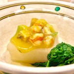 味ひろ - 近江かぶらとその葉　鮑、車海老、新銀杏の吹寄せ煮　