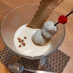 手打ち蕎麦・鮨 いまふく - デザート　蕎麦の花の蜂蜜プリンと蕎麦団子