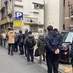 一由そば - 帰る時には行列は増えてました