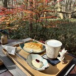 None cafe - アップルパイ、カフェオレのセット(¥1360)