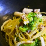 Cafe Shino Terrace - スルメイカとブロッコリーのペペロンチーノ