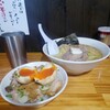 地鶏らーめん花道  - 塩バタ1080円 限定丼500円