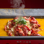 撒椒小酒館 - ザリガニの黄金ニンニク煮込