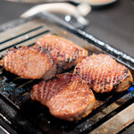 TRATT. USHIGORO - 究極の厚切りタン