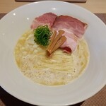 麺道 金獅子 - 鶏そば（醤油）