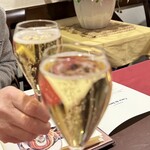 びいどろ - 食べログで予約したら付いてきたスパークリング❣️