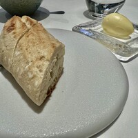 オーグードゥジュール メルヴェイユ 博多 - パン。美味しかったのでお代わりしました。