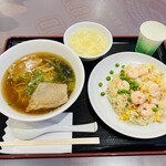 横浜中華 華星 - 料理写真:エビチャーハン 880円+半ラーメンセット 385円