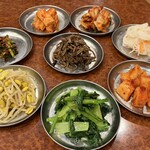 焼肉 スタミナ苑 - パンチャン(ナムル、キムチ)食べ放題