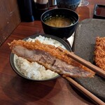 とんかつ ますいや - カラッと揚げられたとんかつ