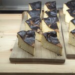 トゥッフェ - バスクチーズケーキ