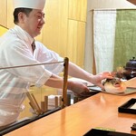 茶つぼ - 河豚の説明中