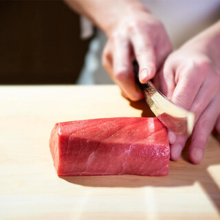 使用するのは熟練の目利きによって選び抜かれた厳選食材