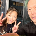 LOUIS PRIMA - ママさん いつもキラキラ笑顔が素敵です (2024.12.20許可を得て掲載)