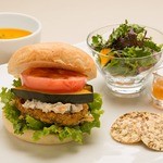 ビオクラスタイル クッキングスクール　カフェ -  ベジカツバーガーセット