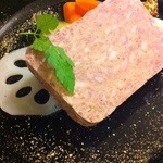 鶏白レバーと豚トロのパテ ド カンパーニュ／Half