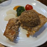 キッチン ブルー グローブ - テリーヌをカット