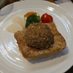 キッチン ブルー グローブ - 豚挽肉とチーズのテリーヌのアップ