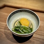 日本料理FUJI - 大根は、茄子と並ぶ二大好物お野菜(^^)
      こういう、ホッとするような味わいは、他の野菜では出せません。
      生唐墨がいいコクを加えています。