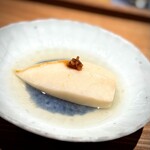 日本料理FUJI - この日のインパクトなら、この海老芋も黙ってはいません(^^)
      信じられないような、シルキーな滑らかさ。
      漉してるの？と思うほどです。
      醤油麹との相性も完璧で、これは印象に残る一皿です。