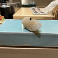 恵比寿 鮨 はつめ - 生タコ　胡麻油　生ブラックペッパー