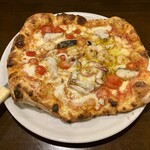 BARU 竹末 - 魚介のピザ(1,800円)