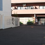 丿貫 - 行列場所の駐車場に行列なし