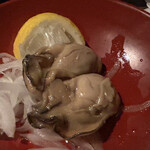 青山 川上庵 - 牡蠣のオイル漬け　美味しすぎて、途中で気が付きパチリ。