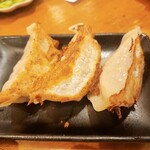 熱々肉汁餃子 あじくら - 