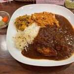モリ商店 - カレー合いがけ(チキンカレー、ひき肉とれんこんのカレー)