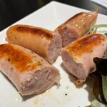 cuore ricco - ソーセージ断面（手間がホワイト、奥がスモーク）