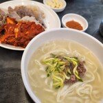 훼미리 손칼국수보쌈 - 